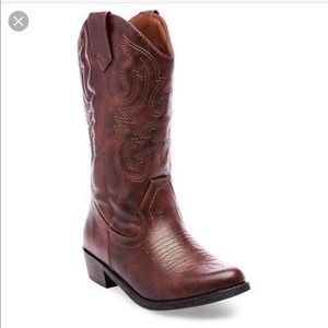 Cherokee cowgirl boots